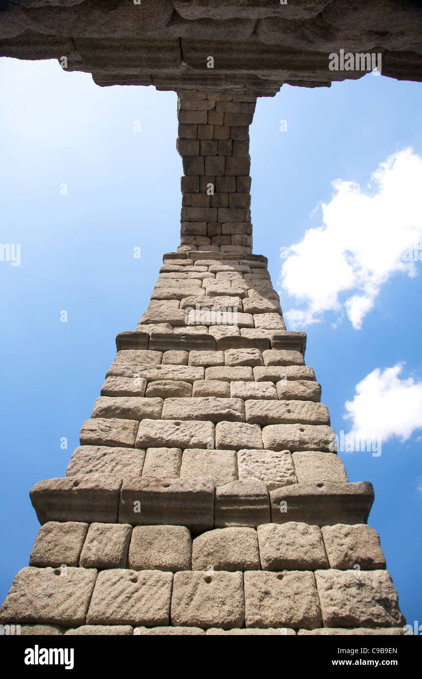 roman aqueduct of segovia city in spain Stock Photo - Alamy
