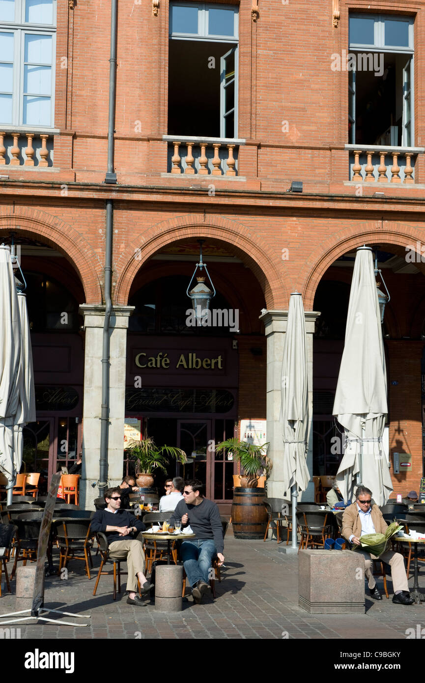 Outdoor terrace with guests at Cafe Albert on the Place de la Capitole in Toulouse, Midi-Pyrenees, France Stock Photo
