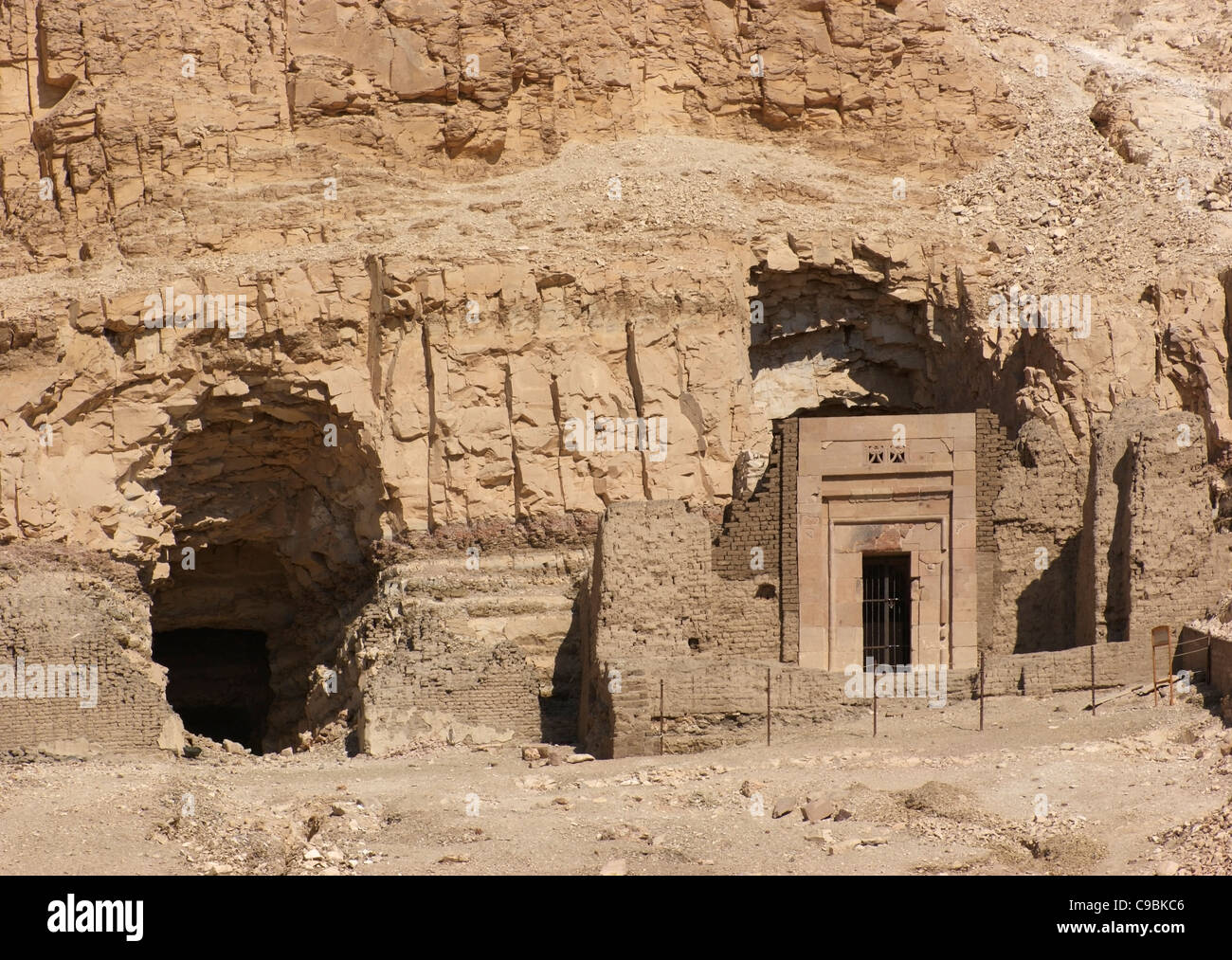 Hasmatpet Rocks Images Hatshepsut hole hi-res stock photography and images - Alamy