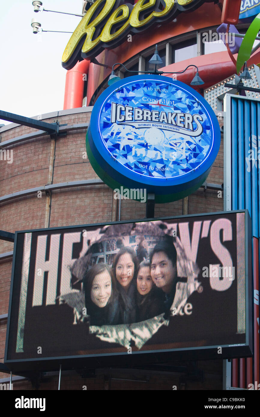 Hershey's Chocolate world Times Square NYC Stock Photo Alamy