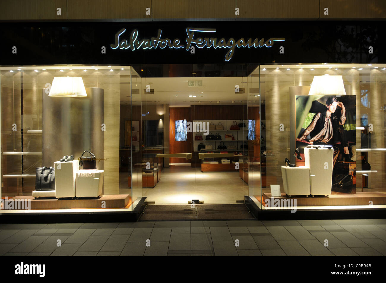 Ferragamo istanbul discount