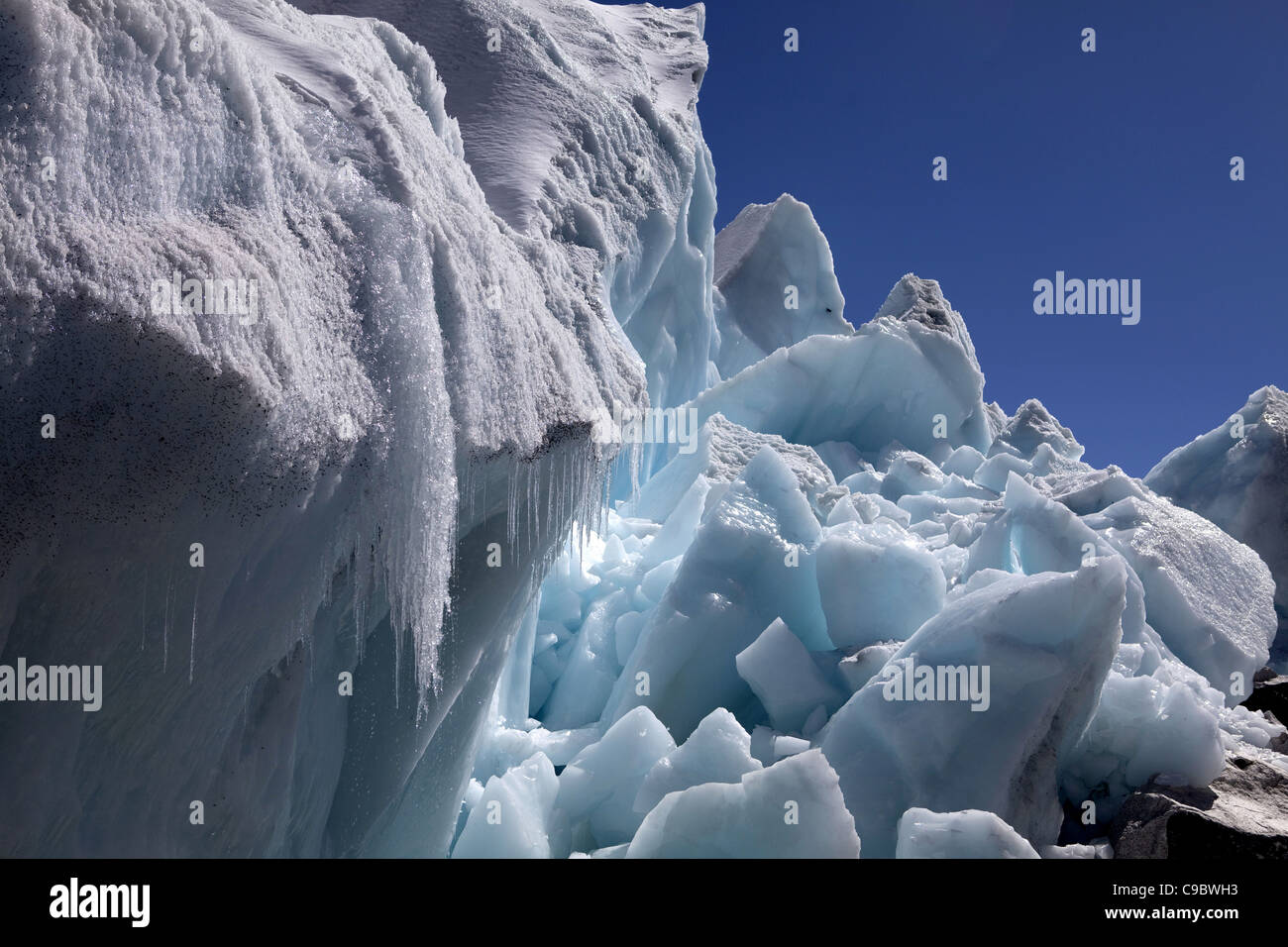 October 2009  Everest melting of ice on the Khumbu Glacier Stock Photo