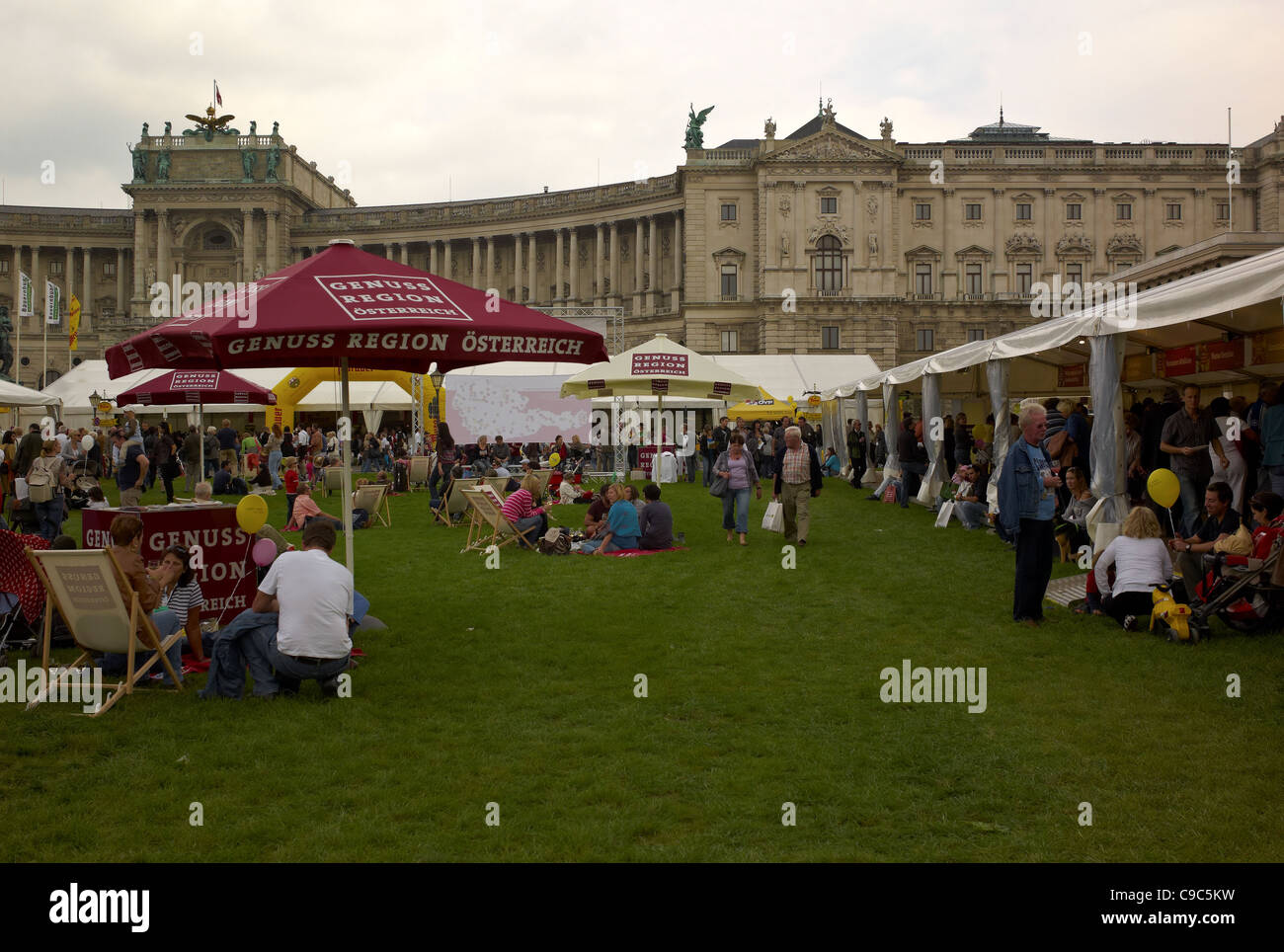 Erntedankfest queen hi-res stock photography and images - Alamy
