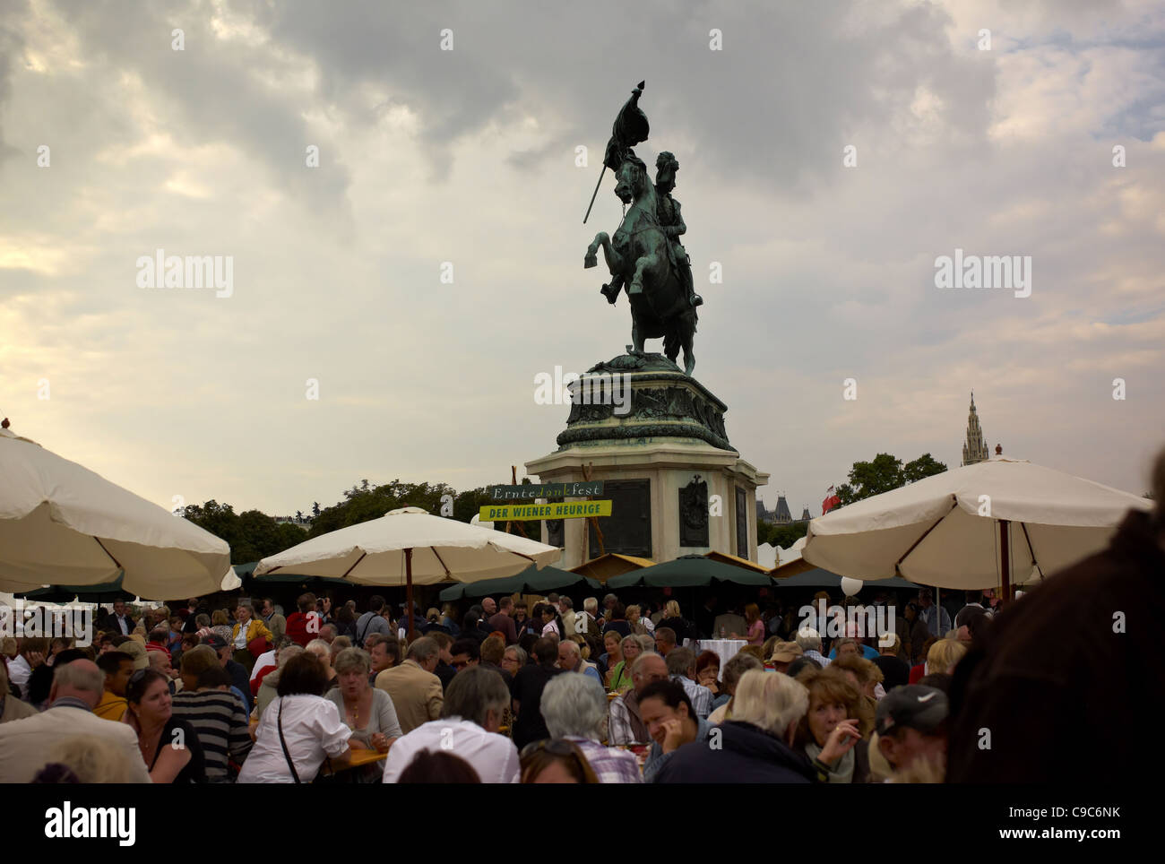 Erntedankfest queen hi-res stock photography and images - Alamy