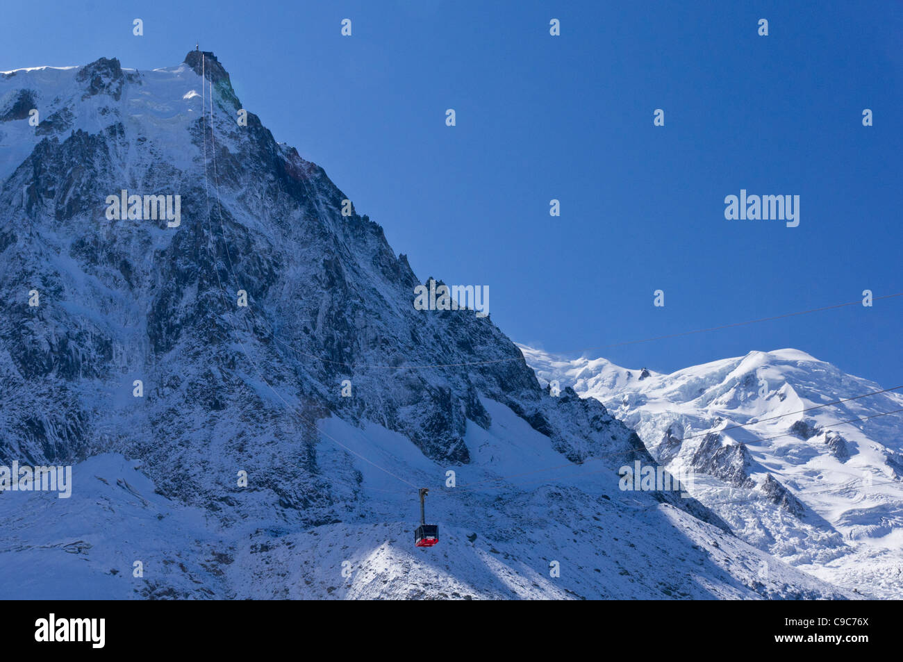 Aiguille du Midi (3824m) final ascent of the cable car from the Plan de l'Aiguille to the