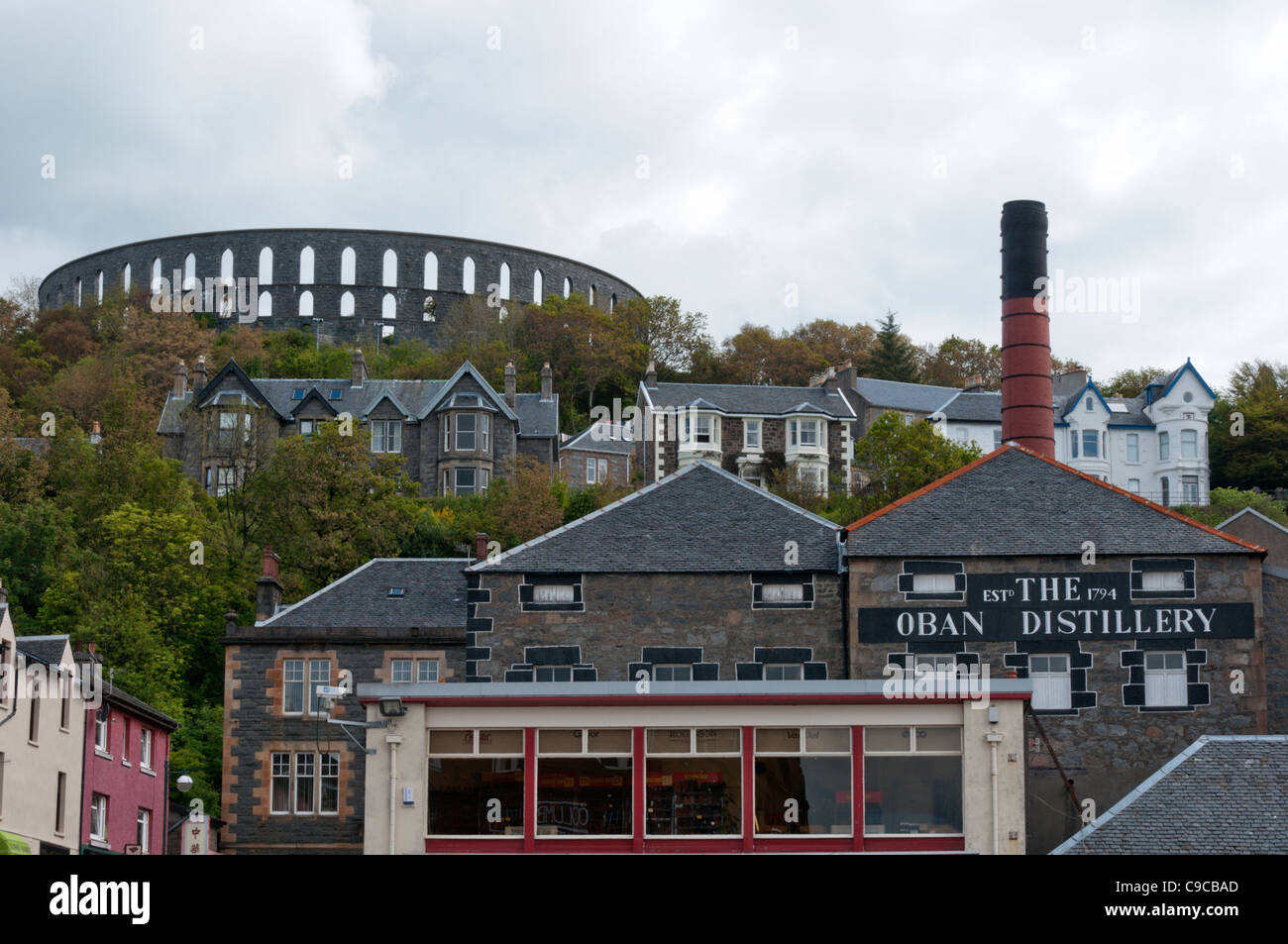McCaig's Tower and The Oban Distillery Stock Photo