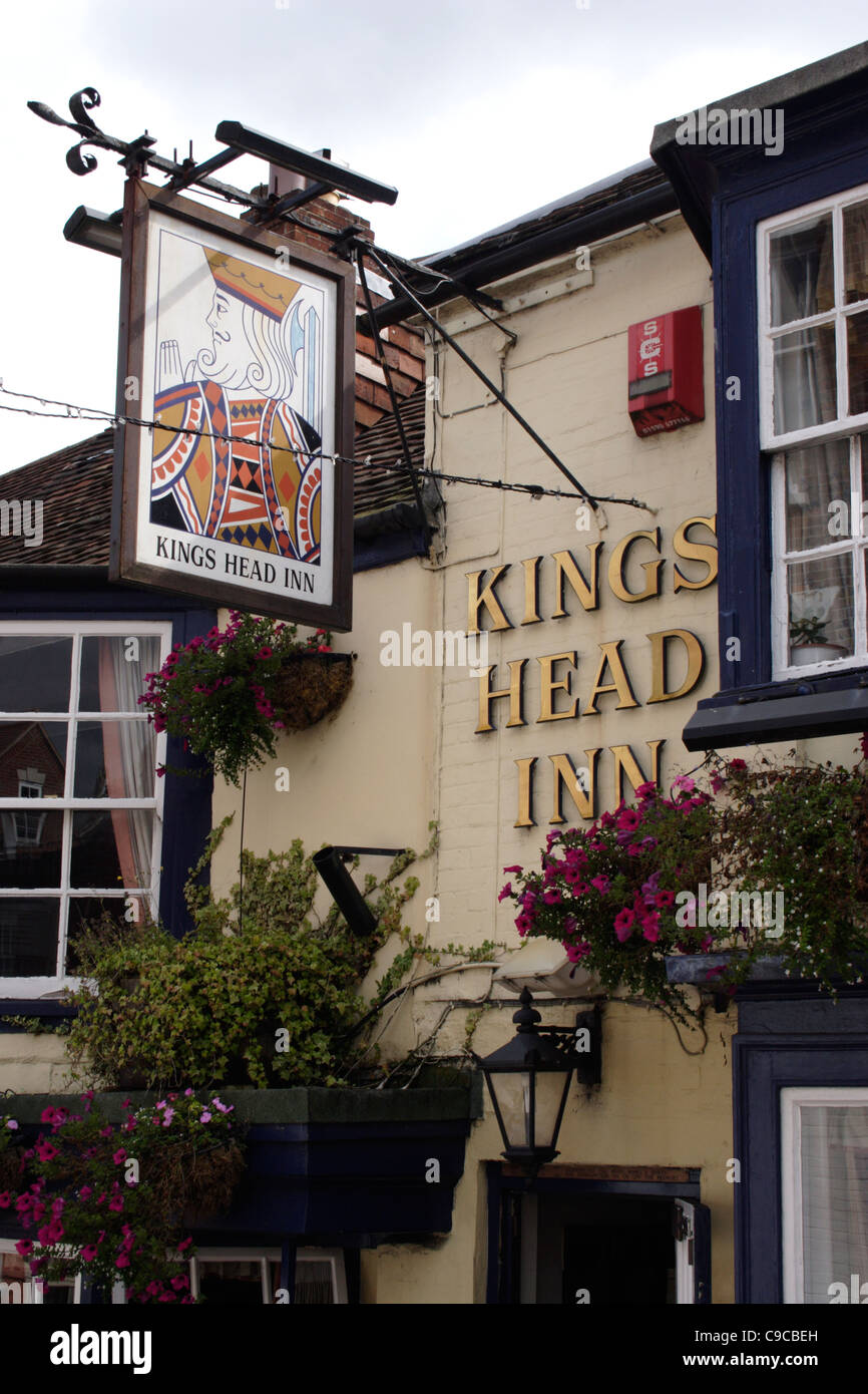 Kings Head Inn pub at Lymington Hampshire Stock Photo