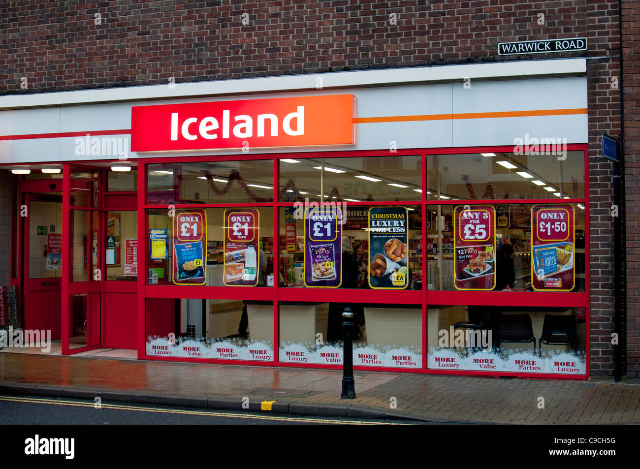 Iceland freezer centre, Kenilworth, England, UK Stock Photo - Alamy