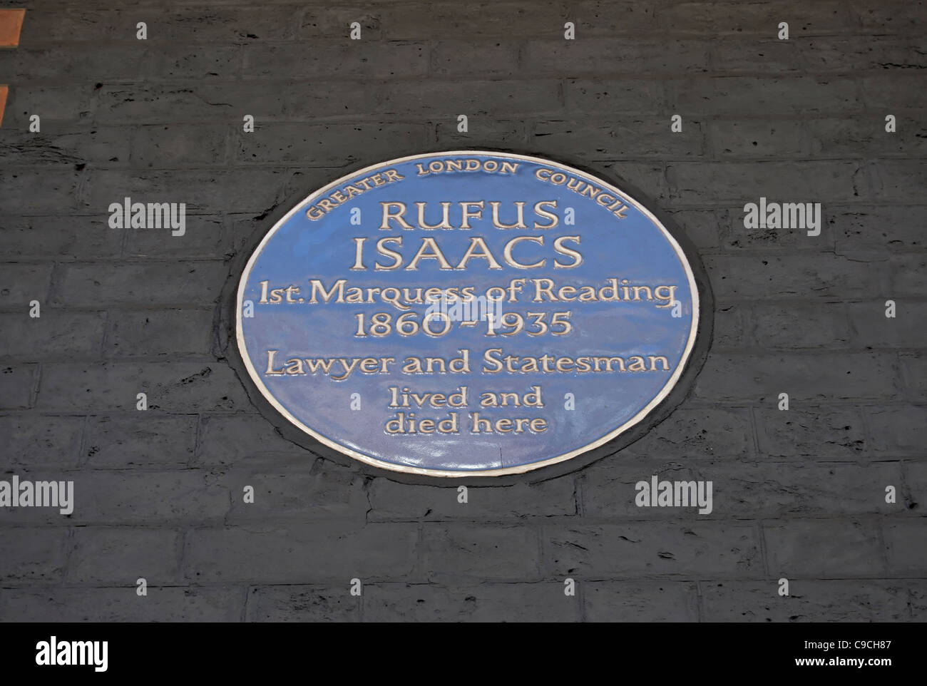 greater london council blue plaque marking a home, and place of death, of statesman and lawyer, rufus isaacs, 1st marquess of reading, london, england Stock Photo