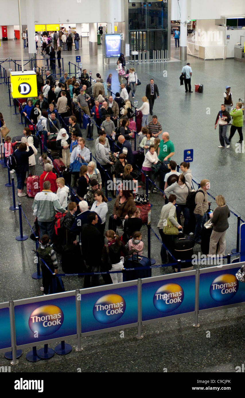 Thomas Cook check in desks at Gatwick Airport. Picture by James Boardman. Stock Photo