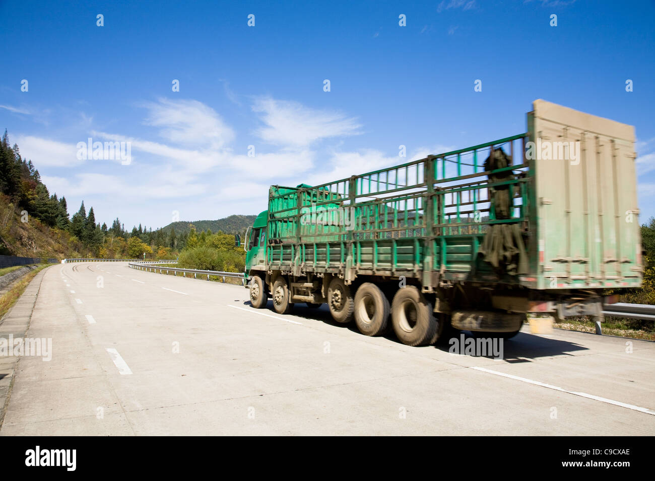 Old vintage semi truck vehicle hi-res stock photography and images - Alamy