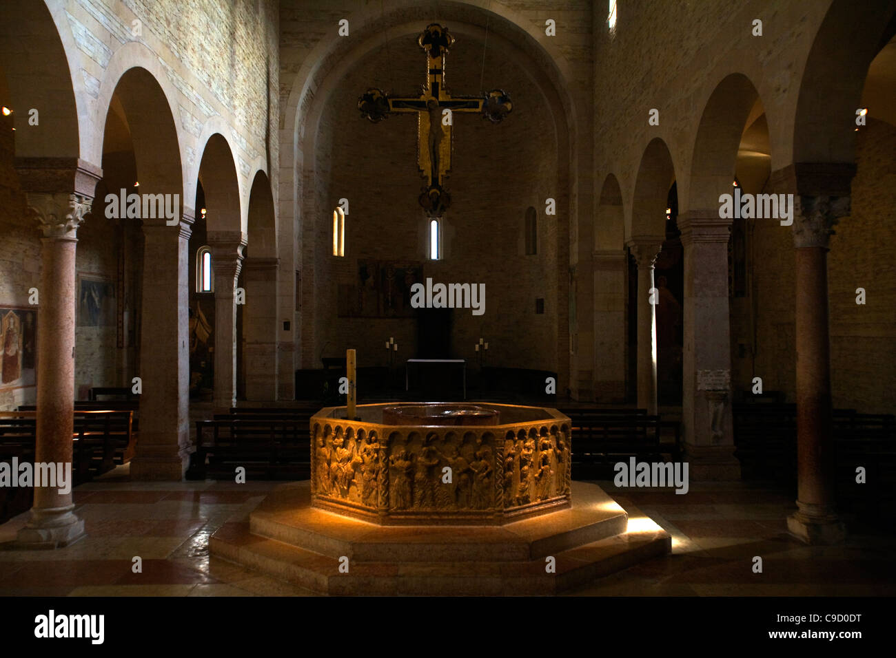 The Romanesque octagonal baptismal font in the Duomo, Verona, Italy Stock Photo Alamy