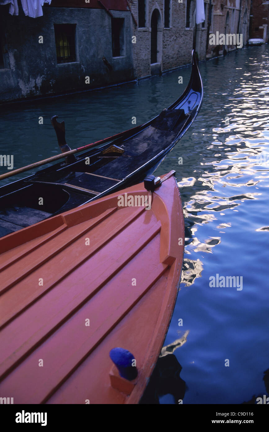 Venice gondolas reflection hi-res stock photography and images - Alamy