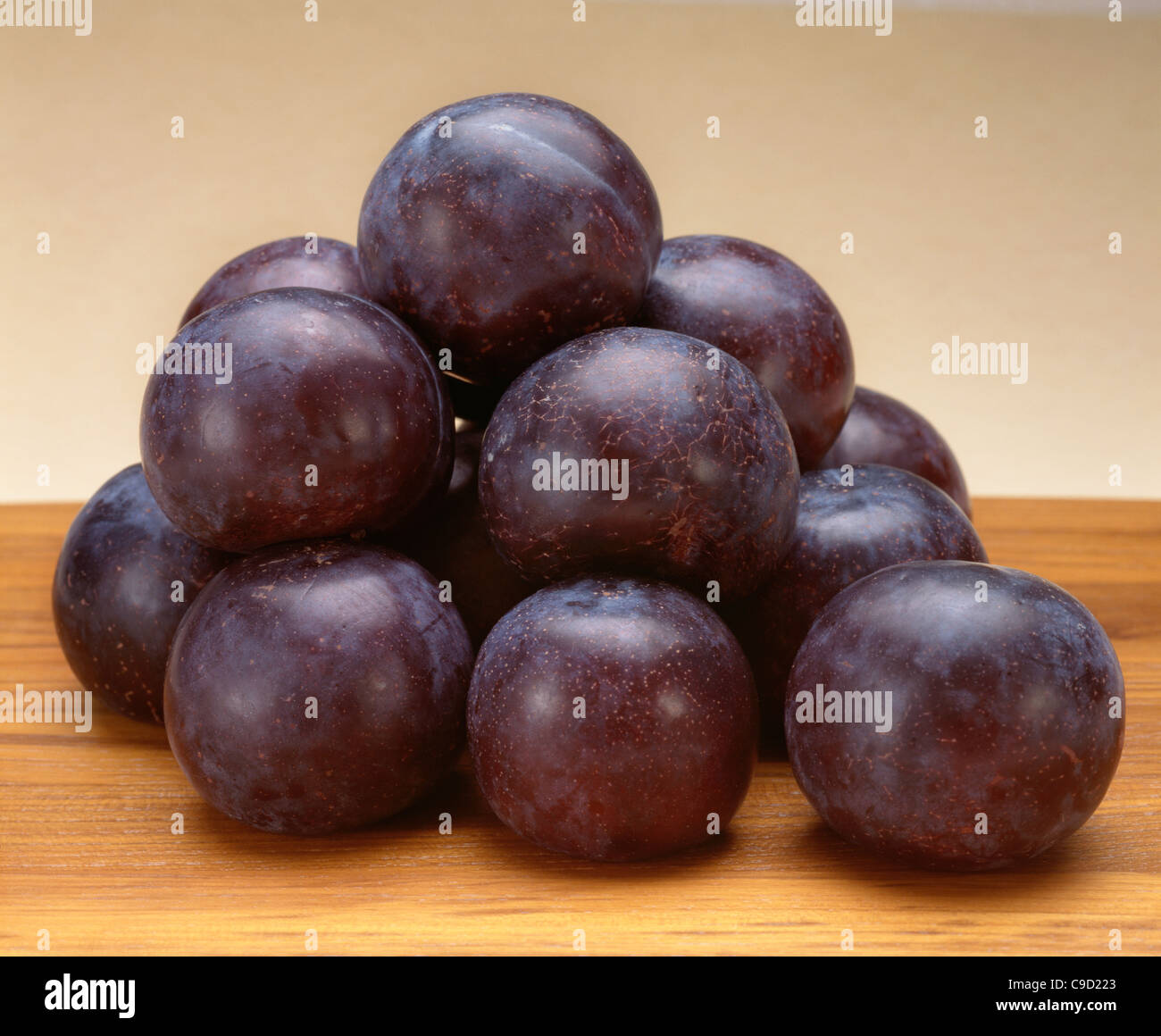 Sweet angelano plums hi-res stock photography and images - Alamy
