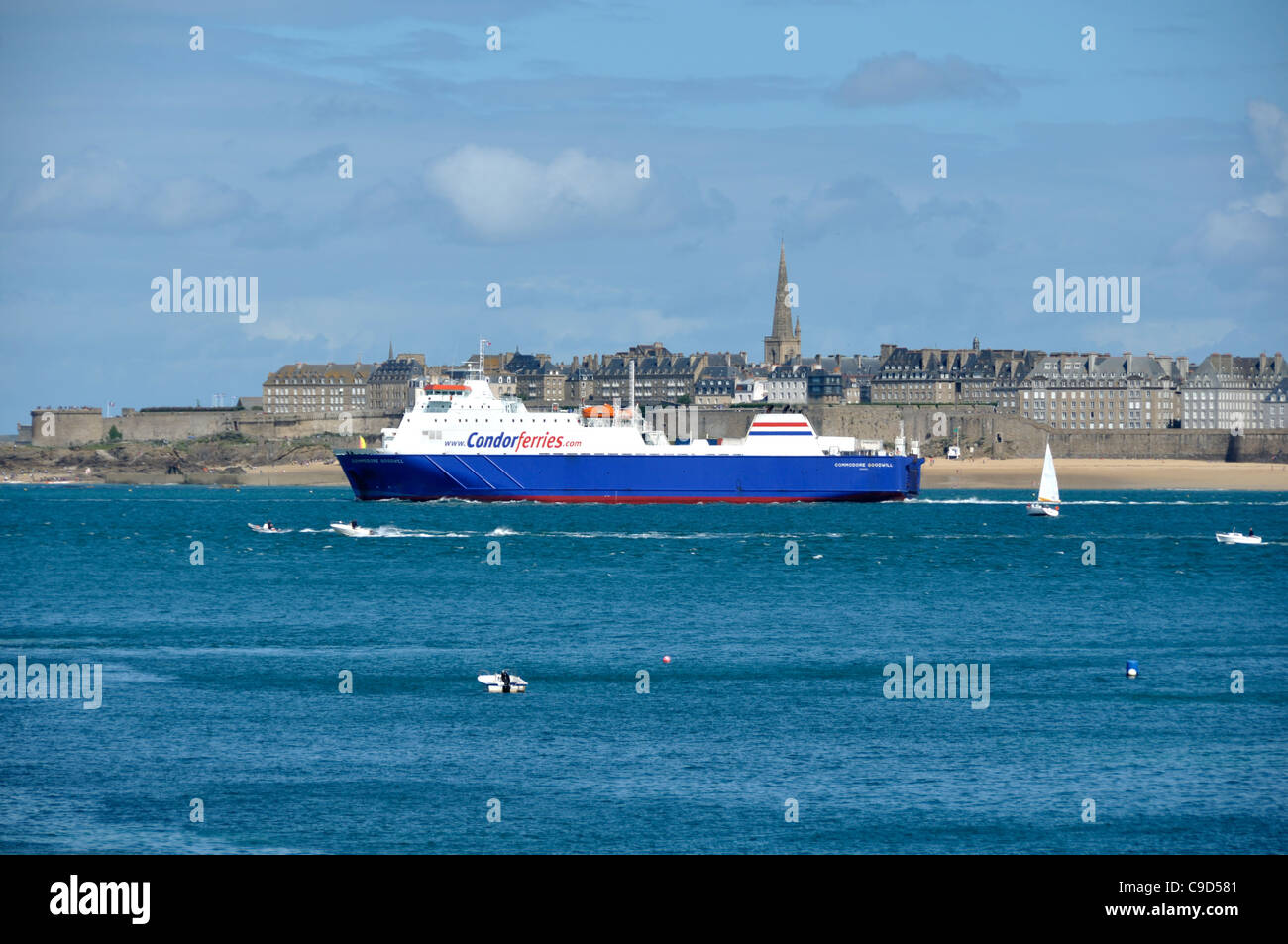 St malo car ferry hi-res stock photography and images - Alamy