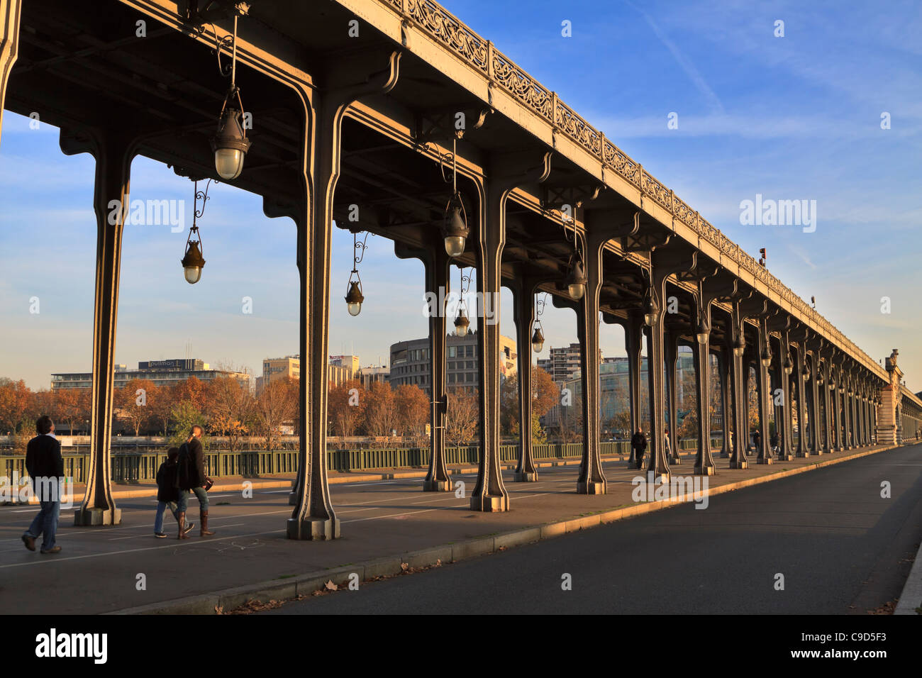 Pont Bir-Hakeim, Paris, France. Bridge with two levels, the top carrying line 6 of the Paris Metro Stock Photo