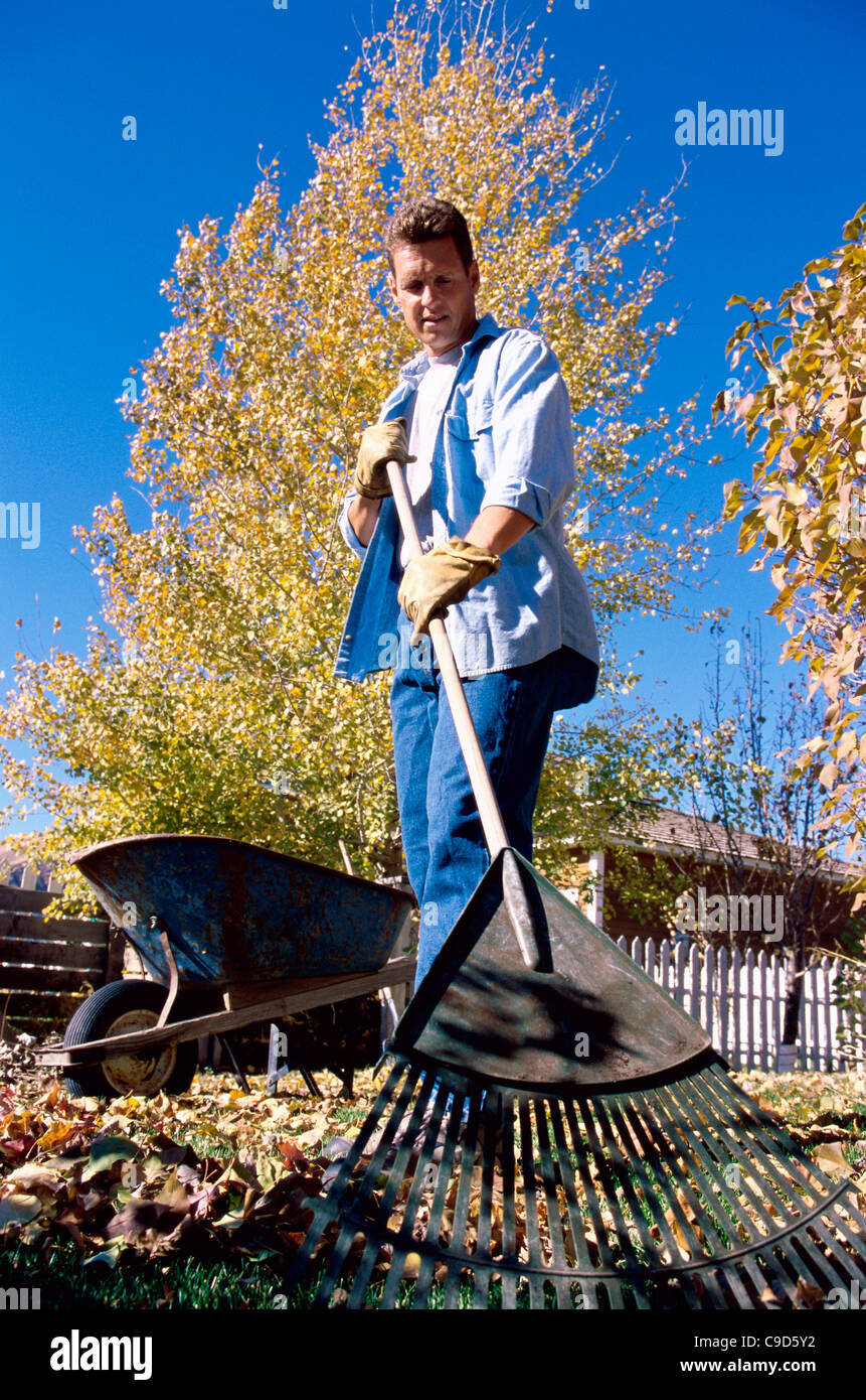 Man gardening sleeves hi-res stock photography and images - Alamy