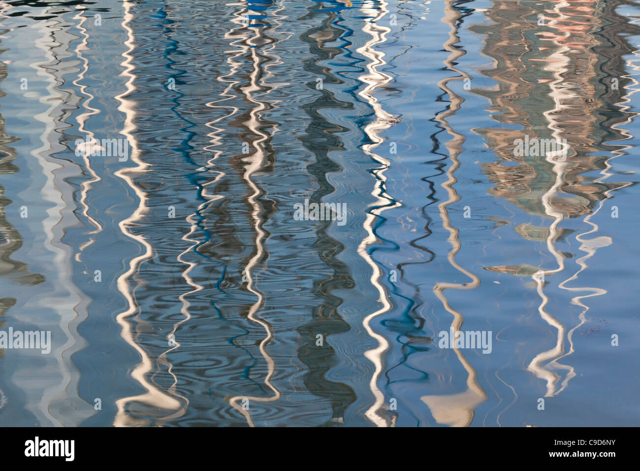 Reflections in surface of water hi-res stock photography and images - Alamy