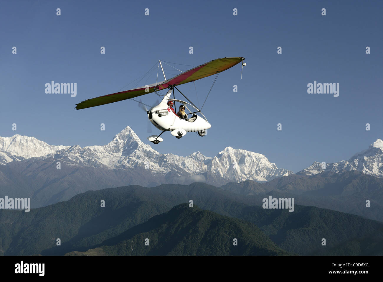 Vehicle on side mountain range hi-res stock photography and images - Alamy