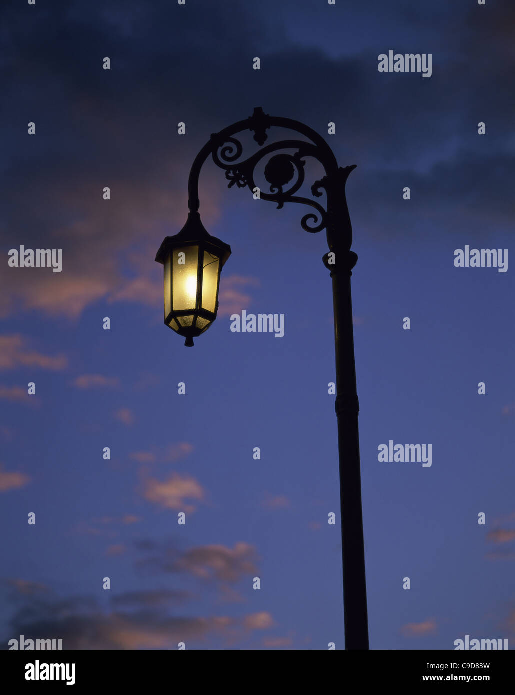 Edinburgh street light hi-res stock photography and images - Alamy