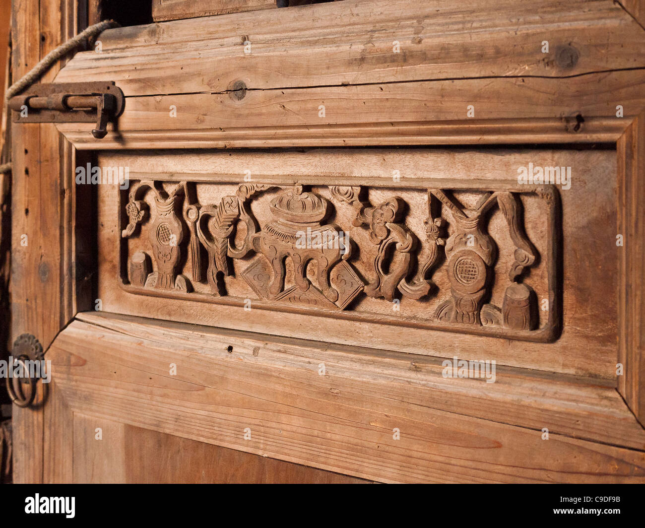 Carved Wood Door. GuanLu. Anhui. China Stock Photo