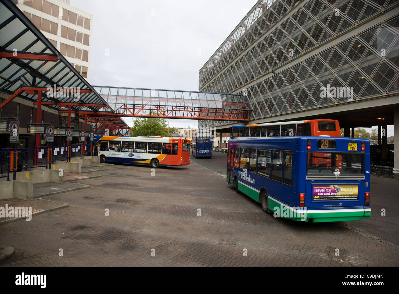 Buses at the bus stop in Swindon bus station Stock Photo - Alamy