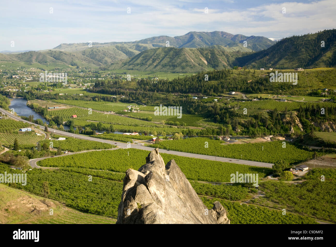 Wenatchee river valley orchards hi-res stock photography and images - Alamy