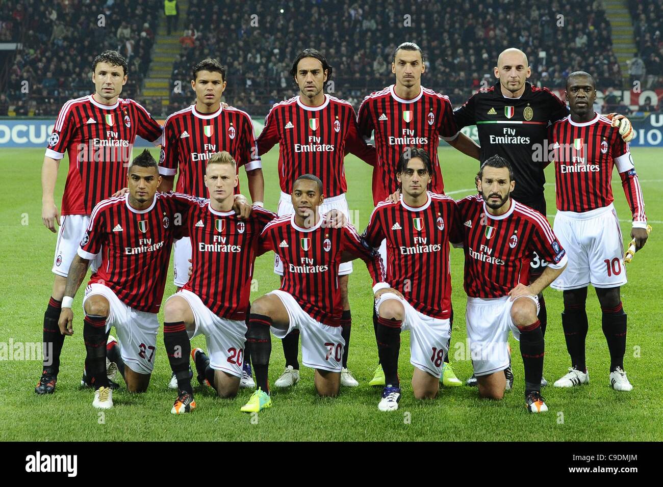 jug Hates Absay 23 11 2011 ImagePhoto MG Milano 23 11 2011 Champions League AC Milan versus  Barcelona Group stages. Photo Team line-up for AC Milan before the game  starts Stock Photo - Alamy