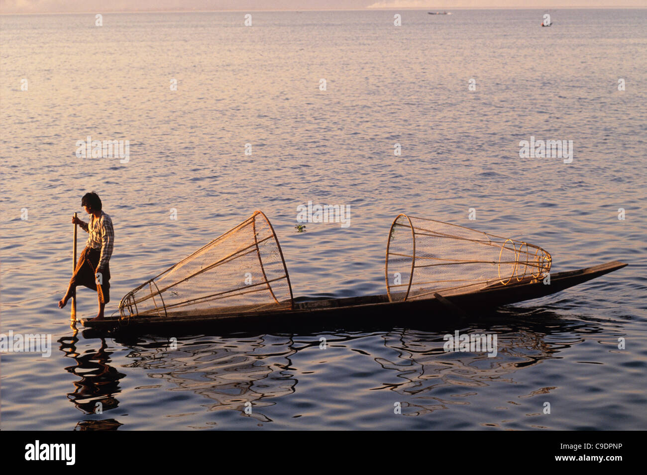 One leg rowing fisherman on Inle Lake, Myammar Stock Photo Alamy
