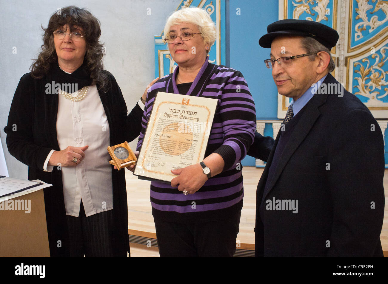Anna Suchecka honored at Yad Vashem with medal and certificate of honor on behalf of father, Adolf Otto, as Righteous Among the Nations in the presence of the Hedva Gil, who’s life was saved in World War II. Jerusalem, Israel. 28th November 2011. Stock Photo