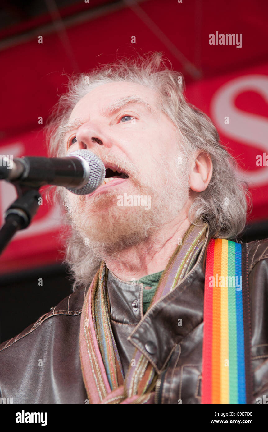 Irish folk singer Tommy Sands Stock Photo Alamy Irish folk singer Tommy Sands Stock Photo Alamy