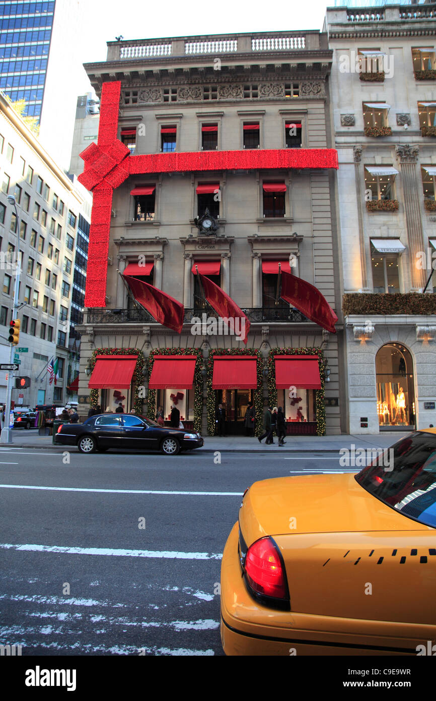 Cartier Jewelry Store Interior during the Holiday Season, Midtown  Manhattan, NYC Stock Photo - Alamy