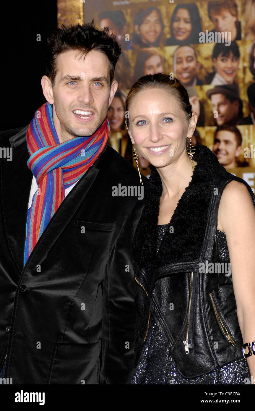 Joey McIntyre, Barrett Williams at arrivals for NEW YEAR'S EVE Premiere