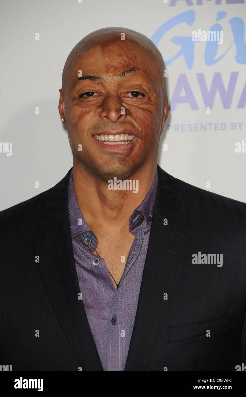 J.R. Martinez at arrivals for Inaugural First Annual American Giving Awards, Dorothy Chandler Pavilion, Los Angeles, CA December 9, 2011. Photo By: Dee Cercone/Everett Collection Stock Photo