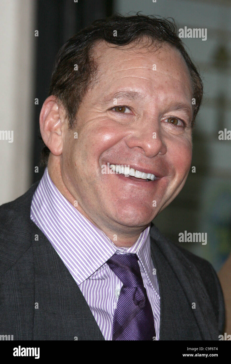 STEVE GUTTENBERG STEVE GUTTENBERG HONORED WITH A STAR ON THE HOLLYWOOD
