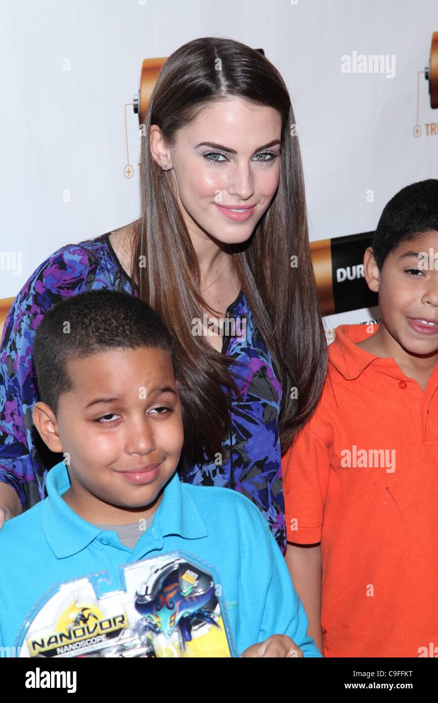 Jessica Lowndes in attendance for Chris Daughtry Facebook Concert