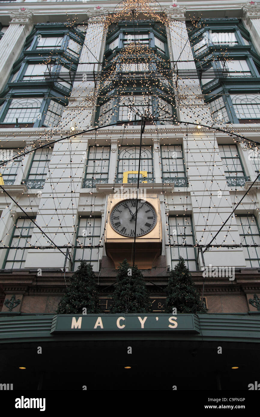 Macy’s Christmas shopping, decorations, Herald Square, Manhattan, New