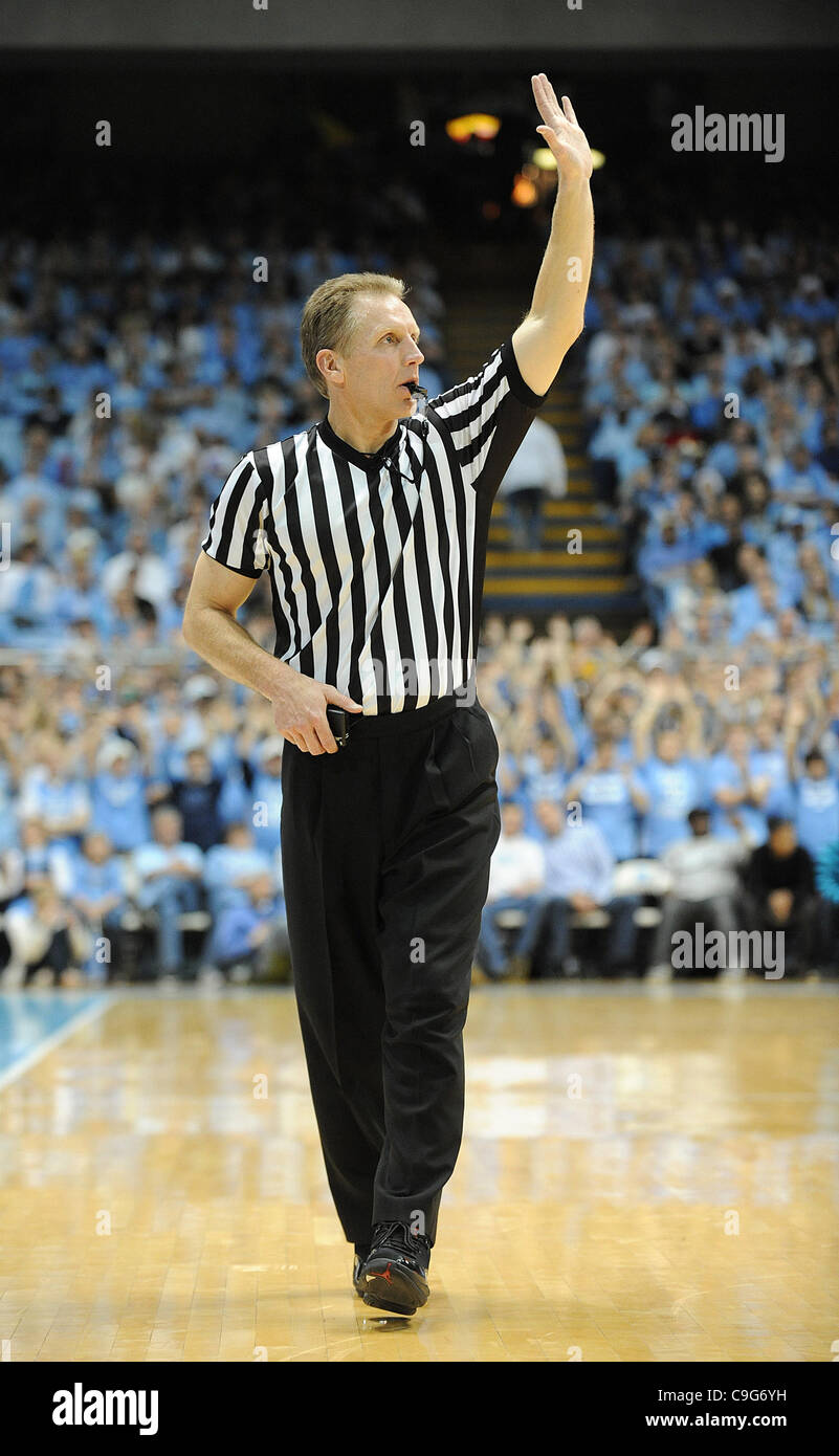 Basket referee hi-res stock photography and images - Alamy