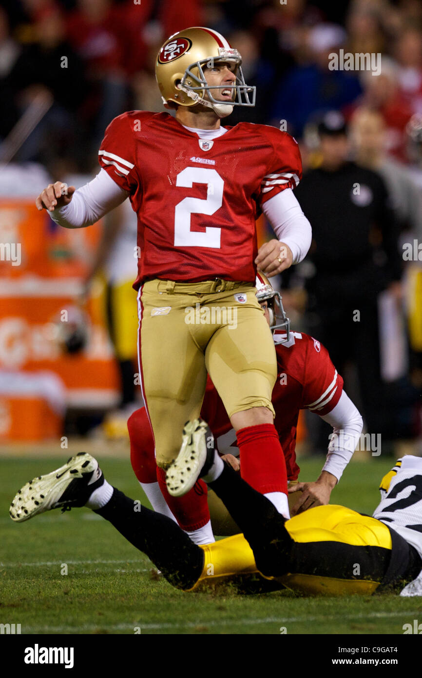 Houston, USA. 18 August 2018. San Francisco 49ers kicker Robbie Gould (9)  kicks a field goal during the 4th quarter of an NFL preseason football game  between the Houston Texans and the