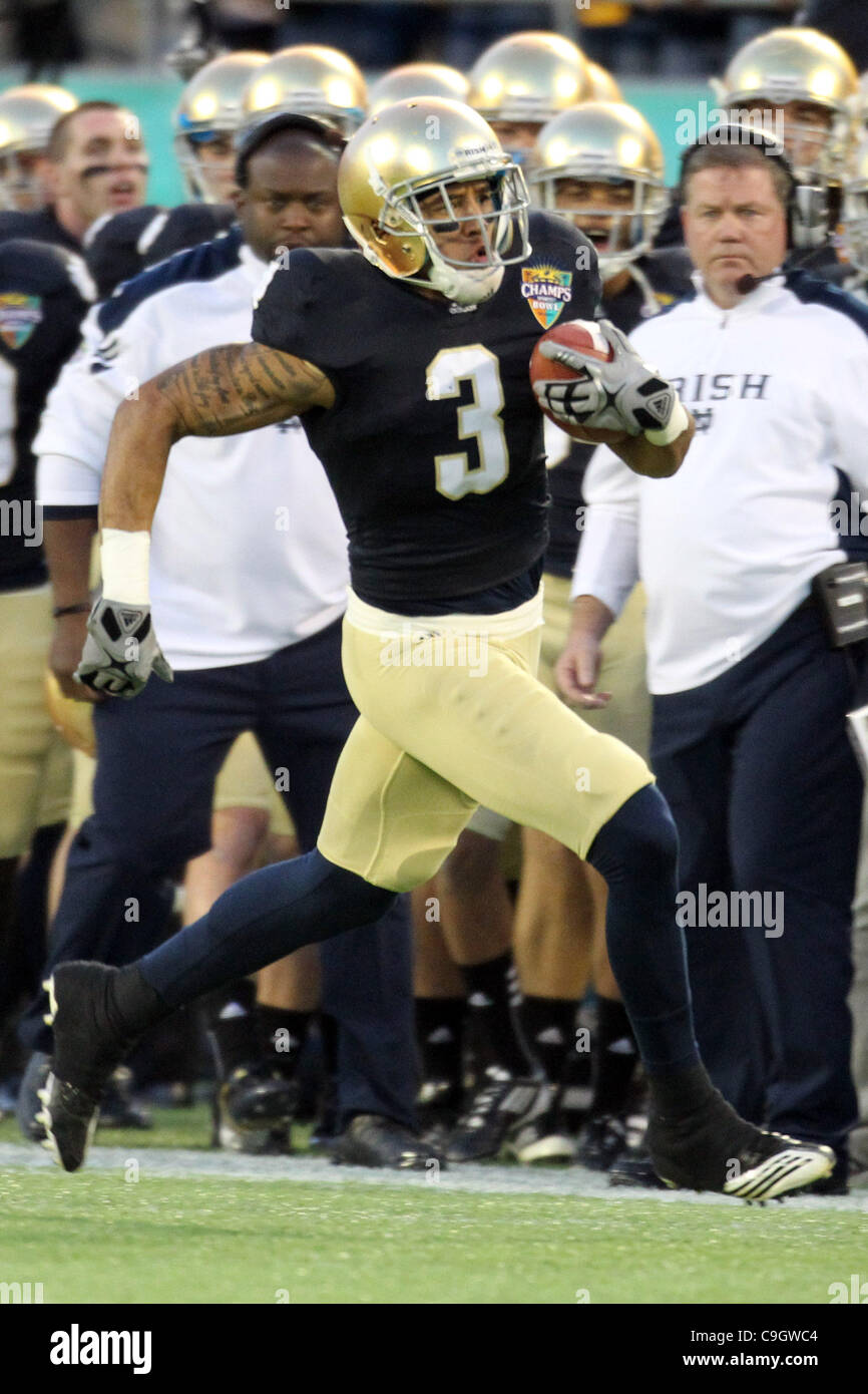 Dec. 29, 2011 - Orlando, Florida, U.S - Notre Dame Fighting Irish wide receiver Michael Floyd (3) during the 2011 Champs Sports Bowl between the Florida State Seminoles and Notre Dame Fighting Irish. Florida State Won 18-14. (Credit Image: © Don Montague/Southcreek/ZUMAPRESS.com) Stock Photo