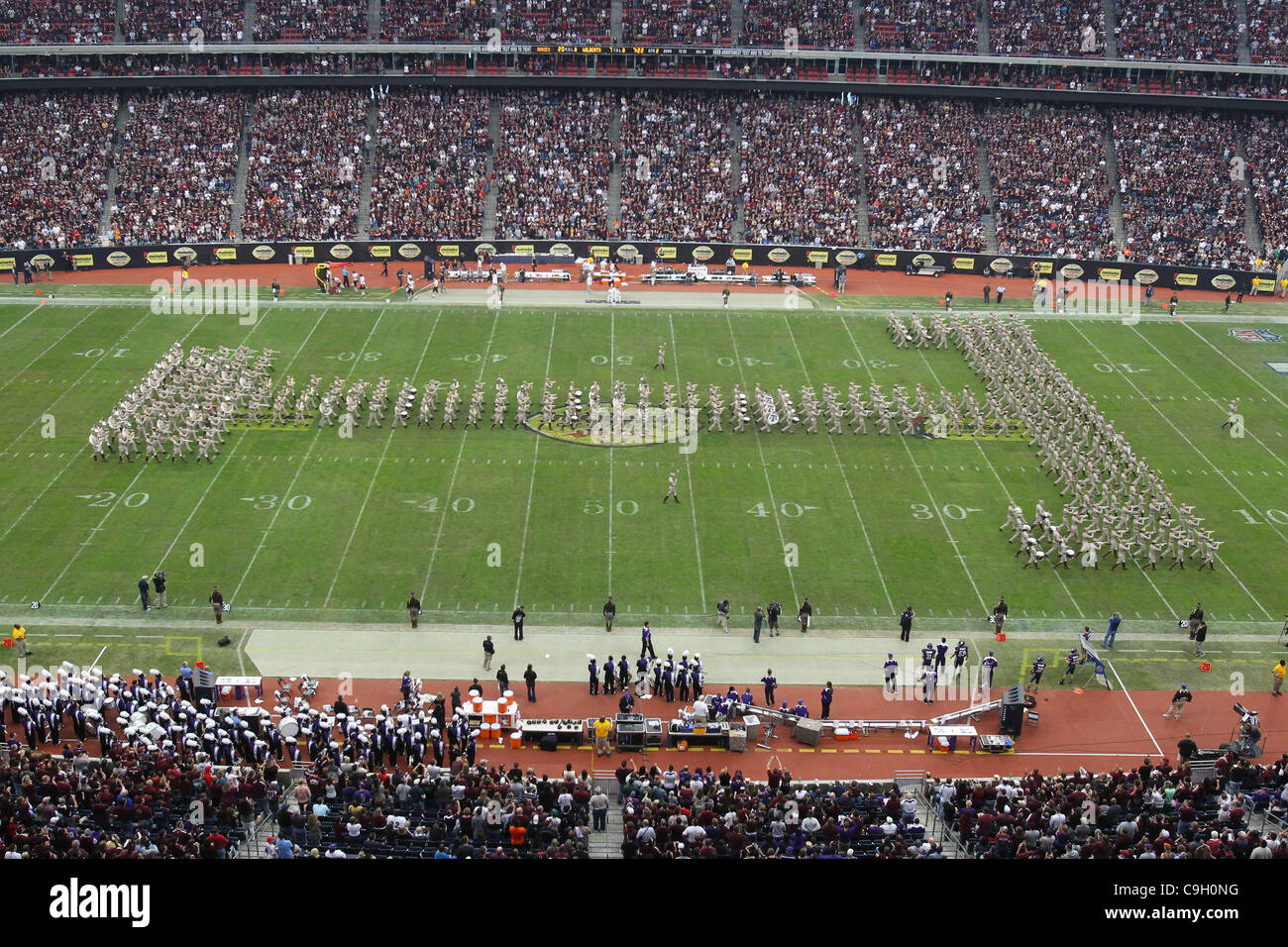 Marching bank hi-res stock photography and images - Alamy