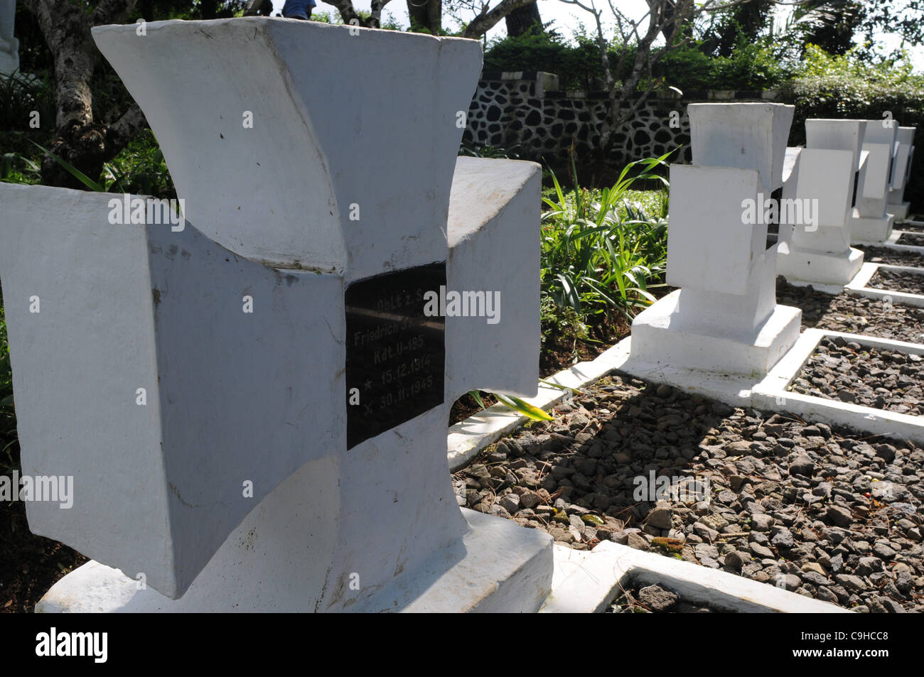 Jan 4 12 Bogor West Java Indonesia Grave Of German Submarine U 195 Crew Member During War World Ii At Arca Domas In Bogor West Java Indonesia January 04 12 Eight Crew