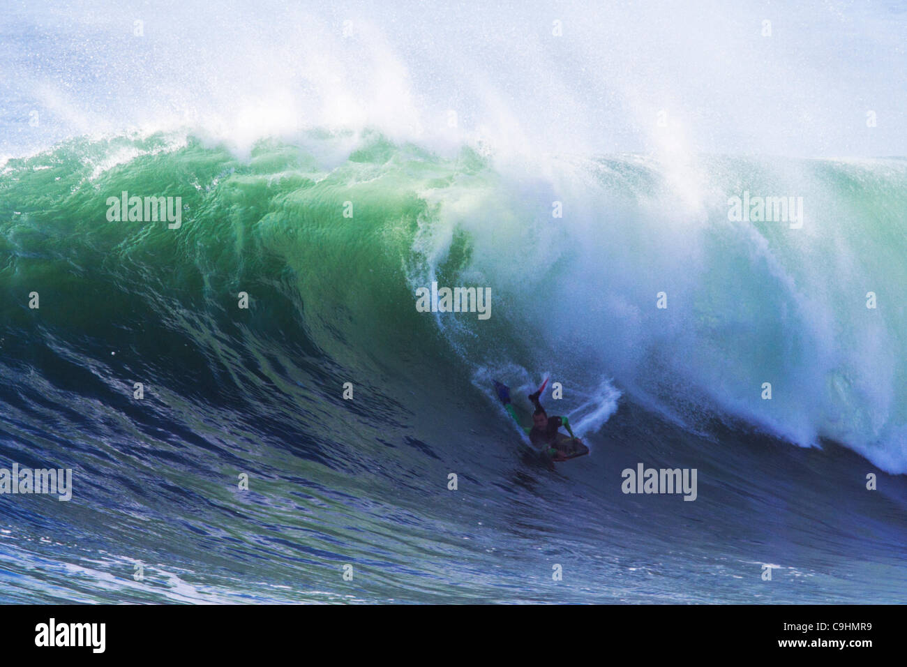 Dood in de wereld Inspiratie boycot 8 January 2012 - Nazare, Portugal - Rider Fabio Laureano, during the Nazare Special Edition, at Praia do Norte. Nazare Special Edition is first event of the year of International Bodyboarding Association ( Dood in de wereld Inspiratie boycot 8 January 2012 - Nazare, Portugal - Rider Fabio Laureano, during the Nazare Special Edition, at Praia do Norte. Nazare Special Edition is first event of the year of International Bodyboarding Association (