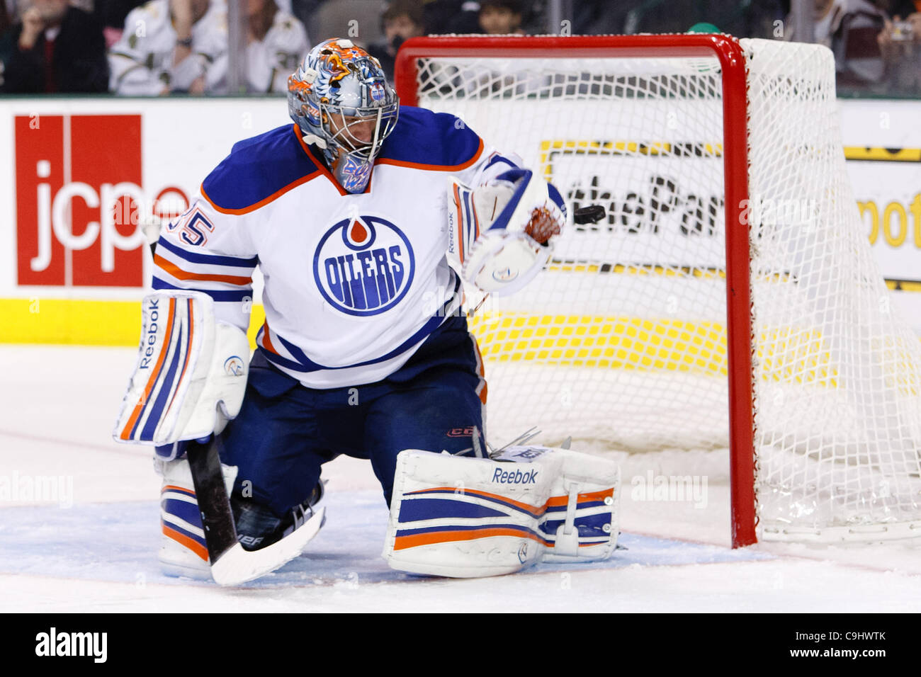 Jan. 7, 2012 - Dallas, Texas, US - Edmonton Oilers Goalie Nikolai ...