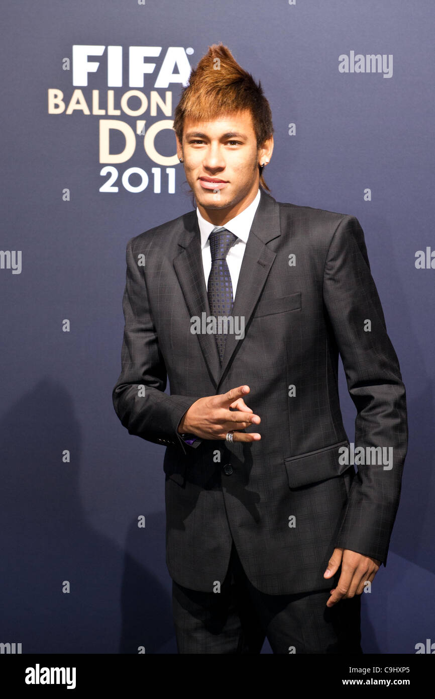 File:Neymar suit.jpg - Wikimedia Commons