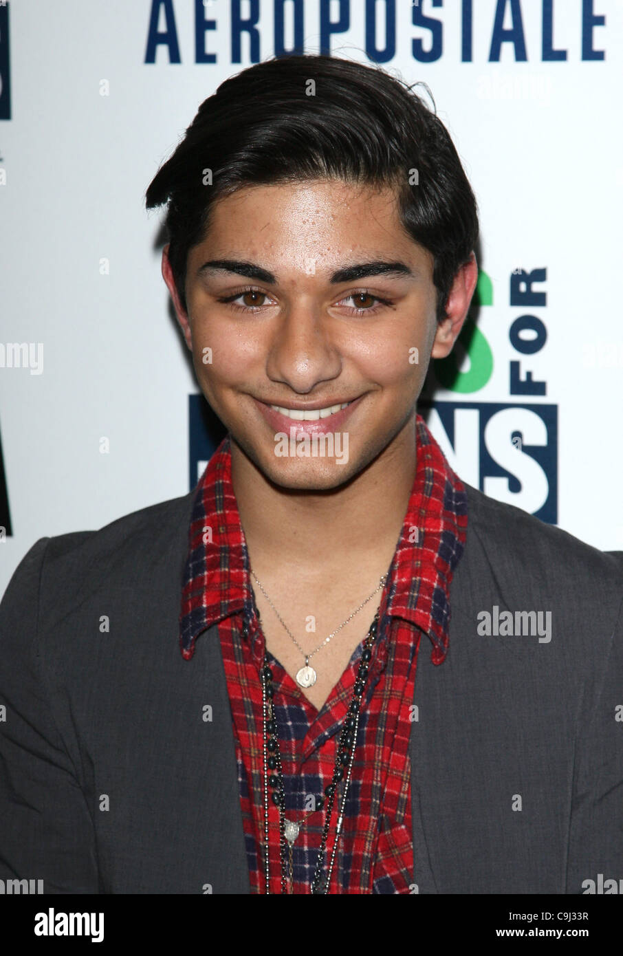 MARK INDELICATO ACTOR 5TH ANNUAL TEENS FOR JEANS VOLUNTEER EVENT LOS