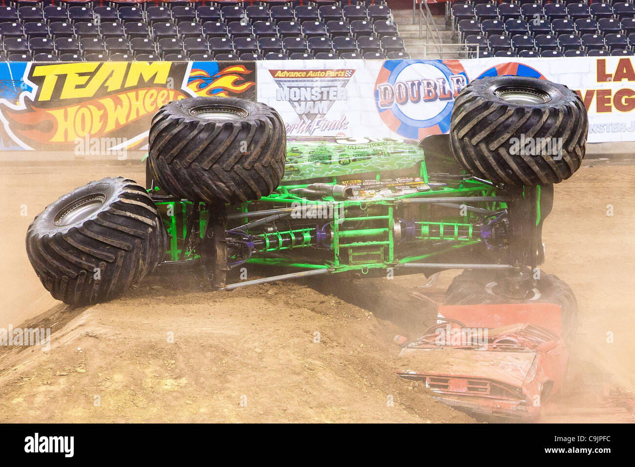 Grave digger monster truck hires stock photography and images Alamy