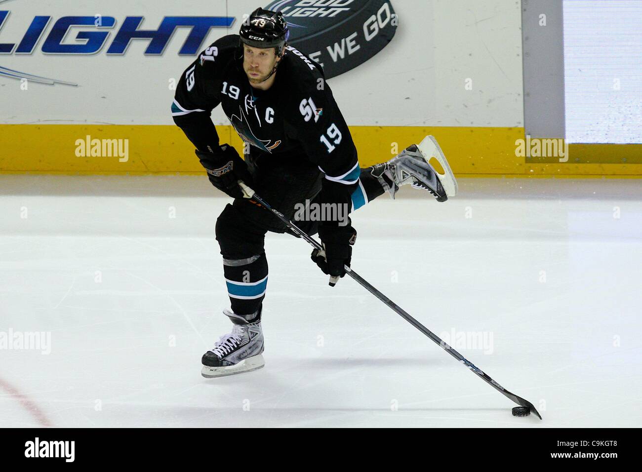 Complete Hockey News on X: San Jose Sharks forward Joe Thornton is back  skating in Switzerland with HC Davos. Thornton played with Davos during the  2005 and 2012 lockouts, winning the Swiss