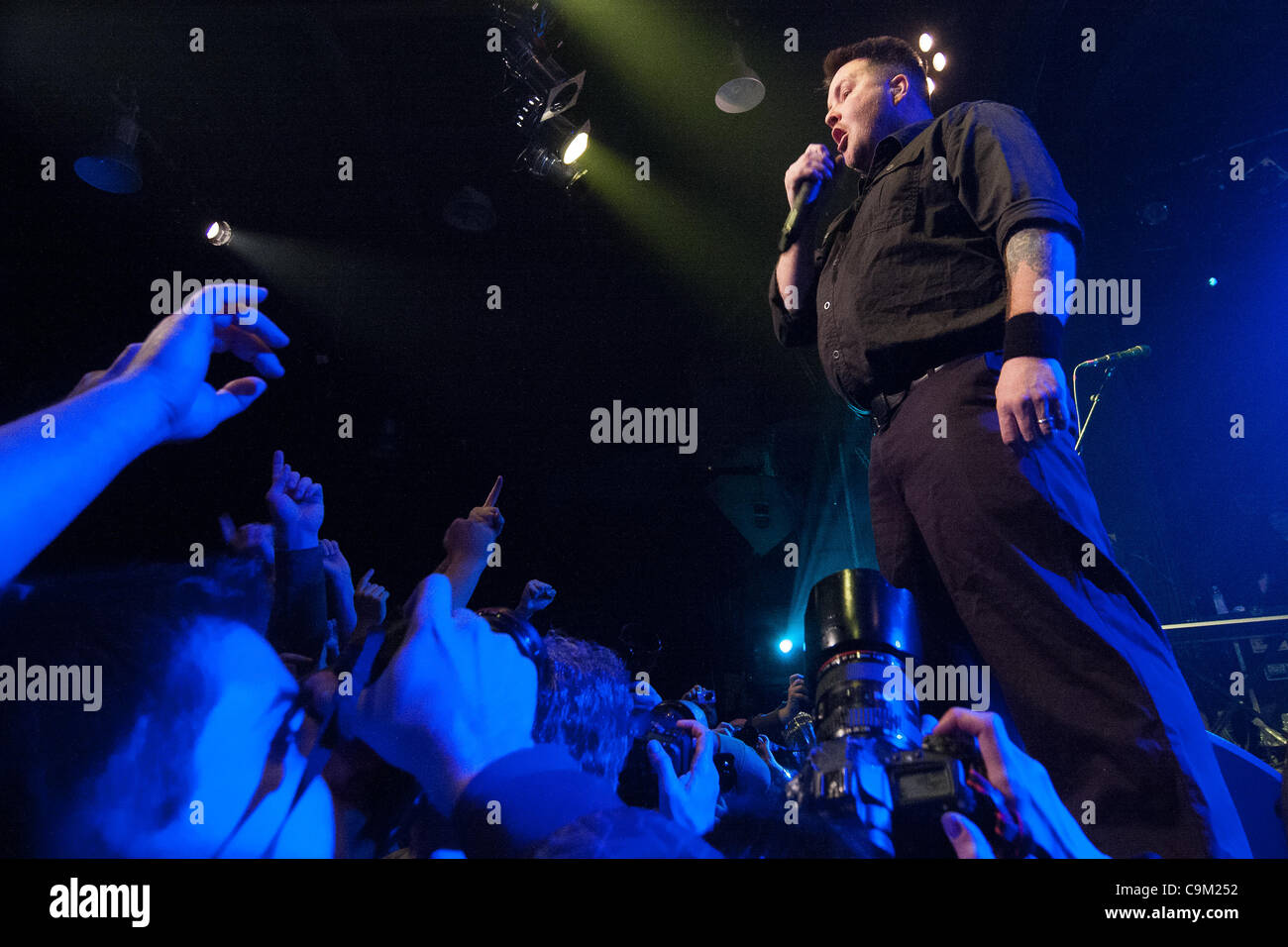 All Barr, lead singer for the Dropkick Murphys, singing for the soundcheck  before the 2017 St Patrick's Day show Stock Photo - Alamy