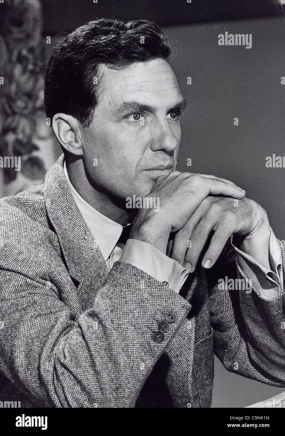 ROBERT STACK.(Credit Image: Â© Globe Photos/ZUMAPRESS.com Stock Photo